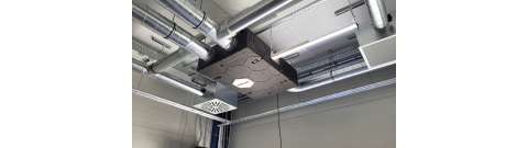 Zentrale Lüftungsanlage von Dimplex an der Decke