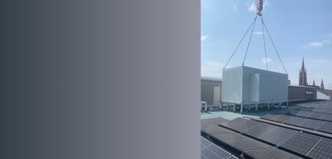 Dimplex Container wird mit Kran angeliefert